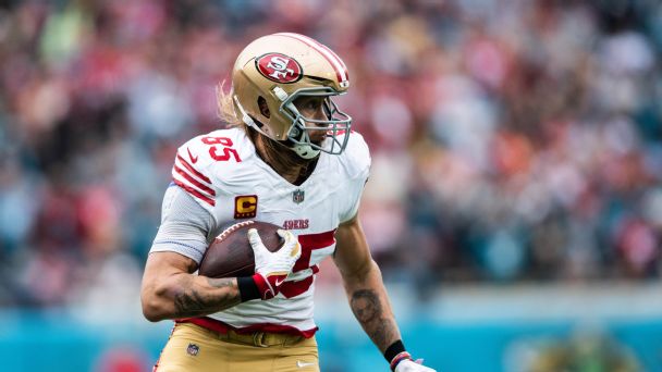 Los jugadores de los 49ers de San Francisco trabajan juntos para derrotar a los poderosos rivales Jaguares de Jacksonville